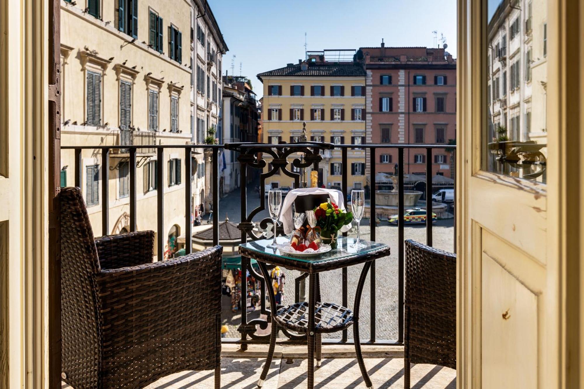 רומא Piazza Farnese Luxury Suites מראה חיצוני תמונה