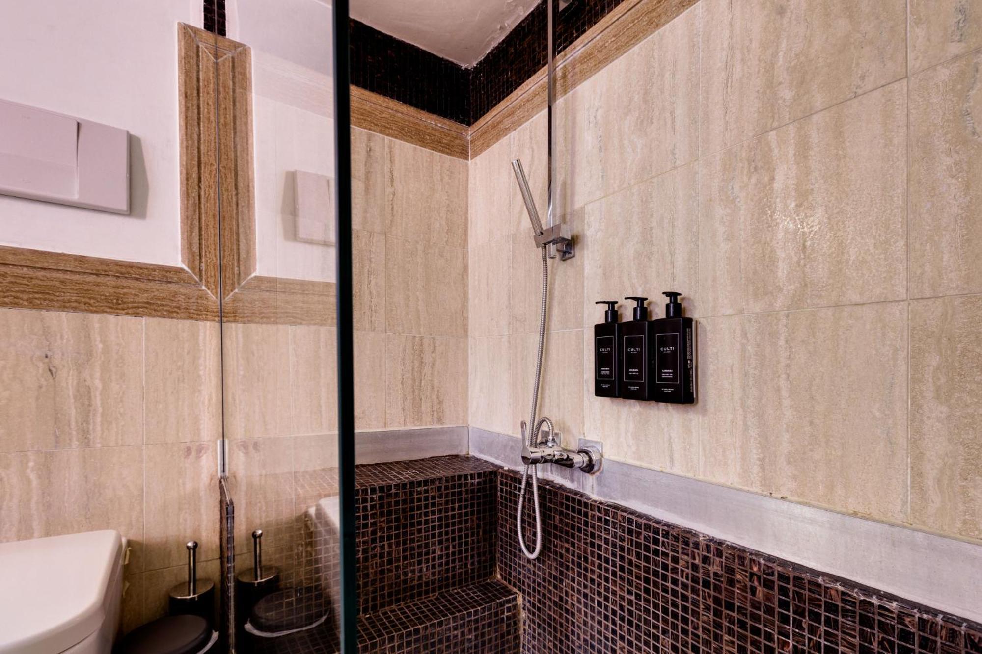 רומא Piazza Farnese Luxury Suites מראה חיצוני תמונה