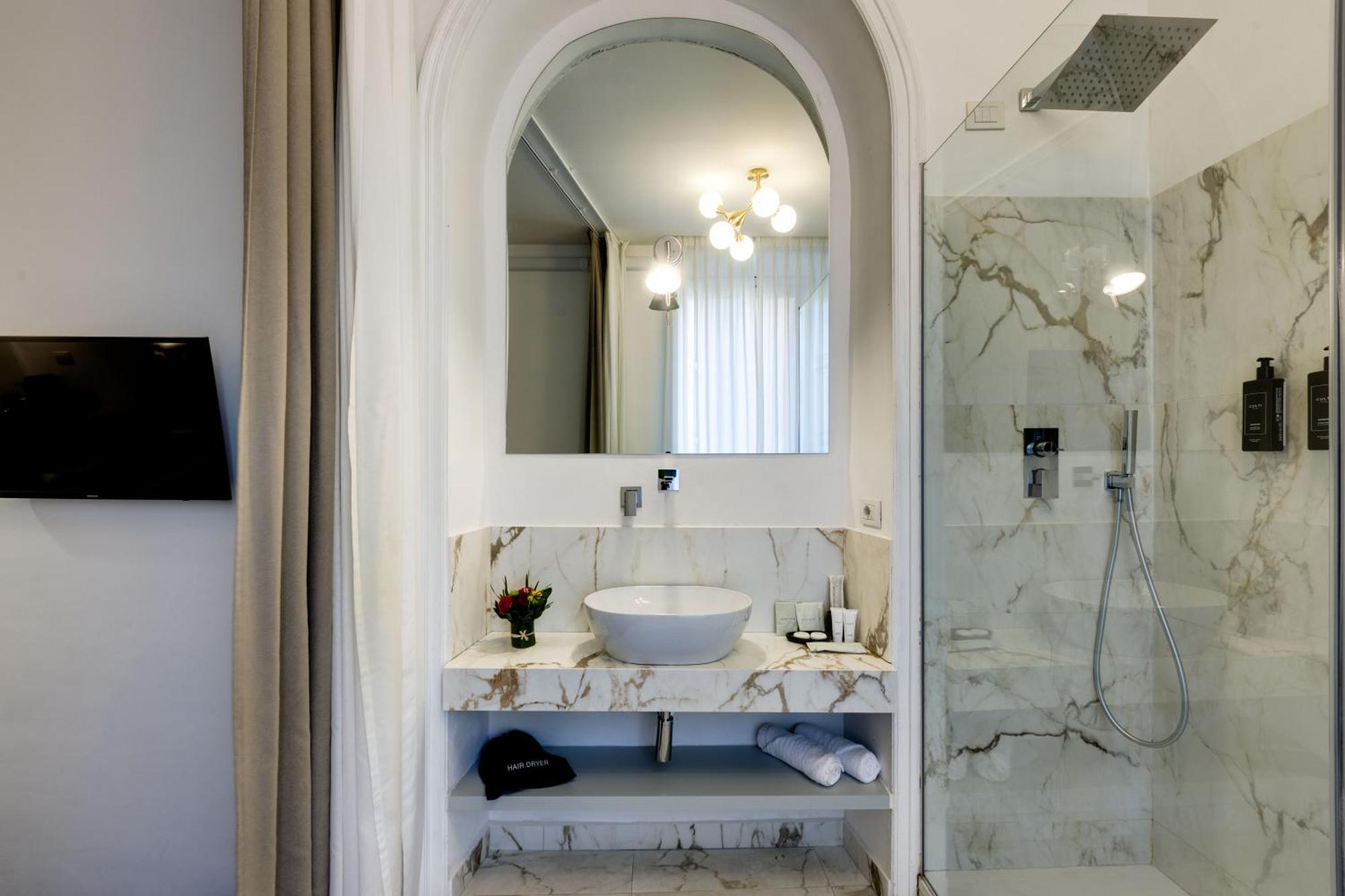 רומא Piazza Farnese Luxury Suites מראה חיצוני תמונה