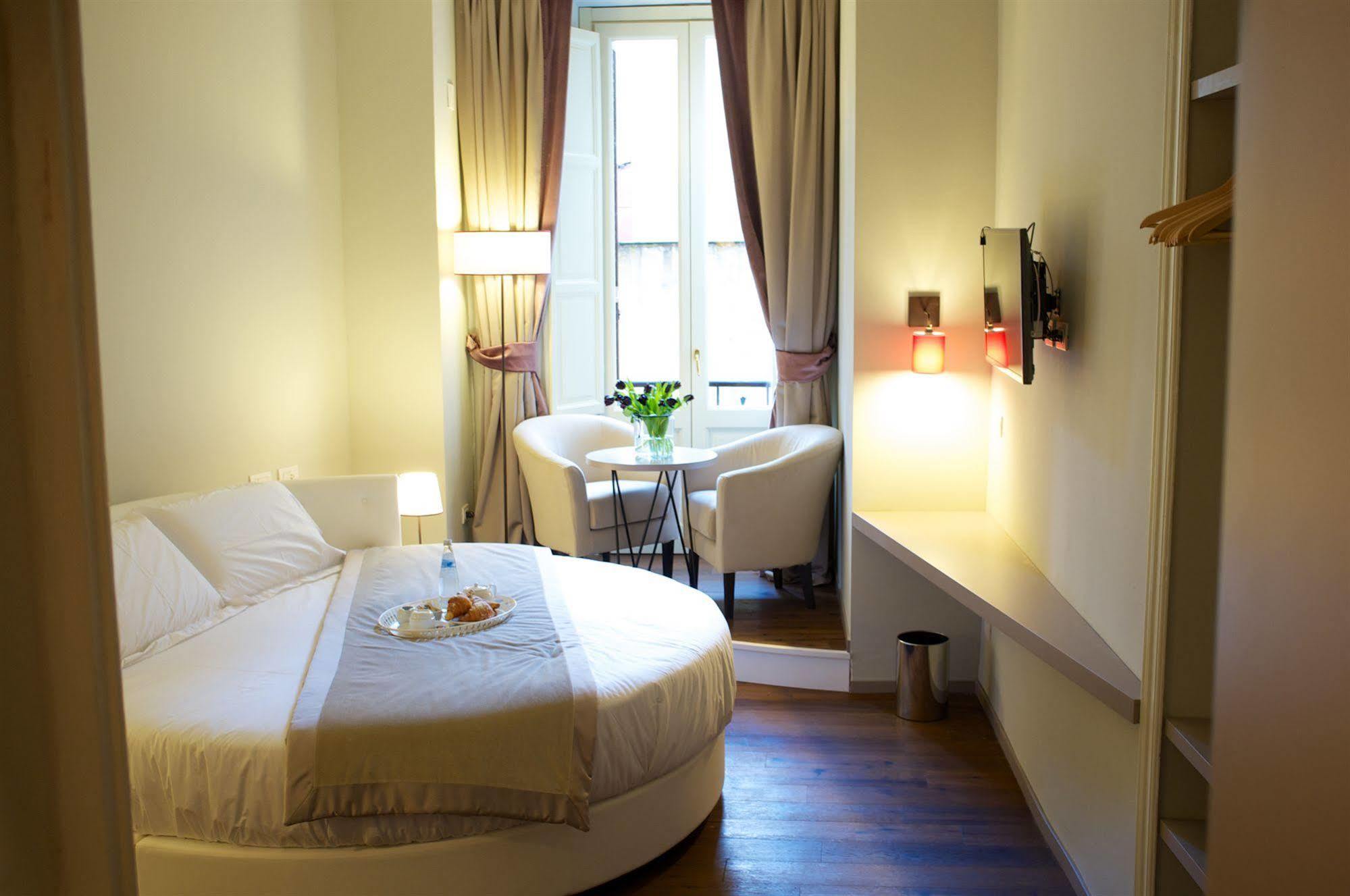 רומא Piazza Farnese Luxury Suites מראה חיצוני תמונה