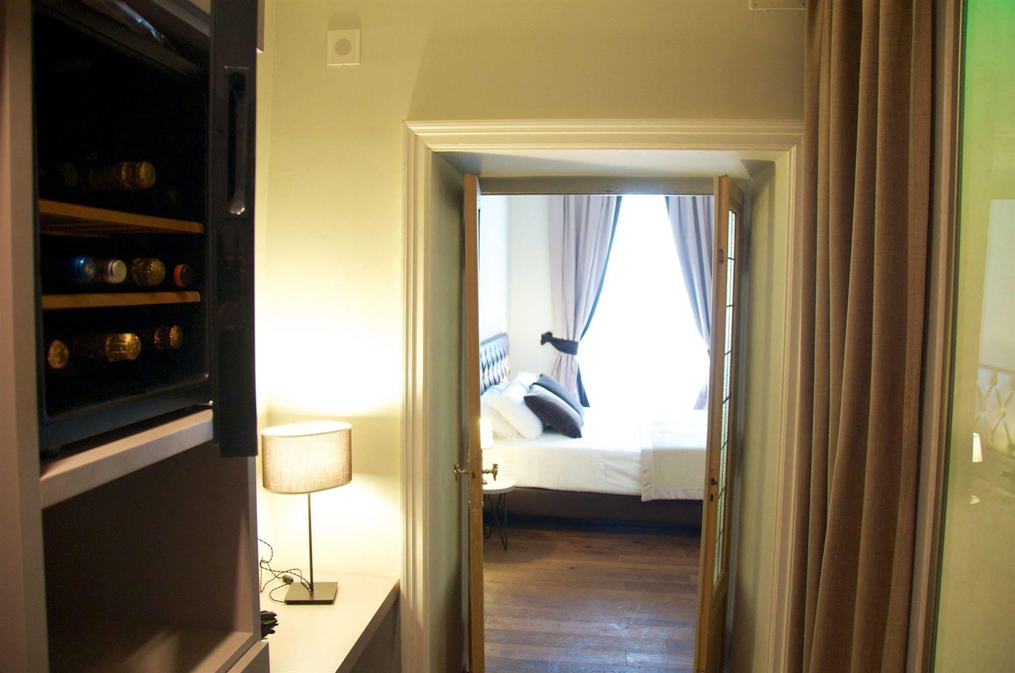 רומא Piazza Farnese Luxury Suites מראה חיצוני תמונה
