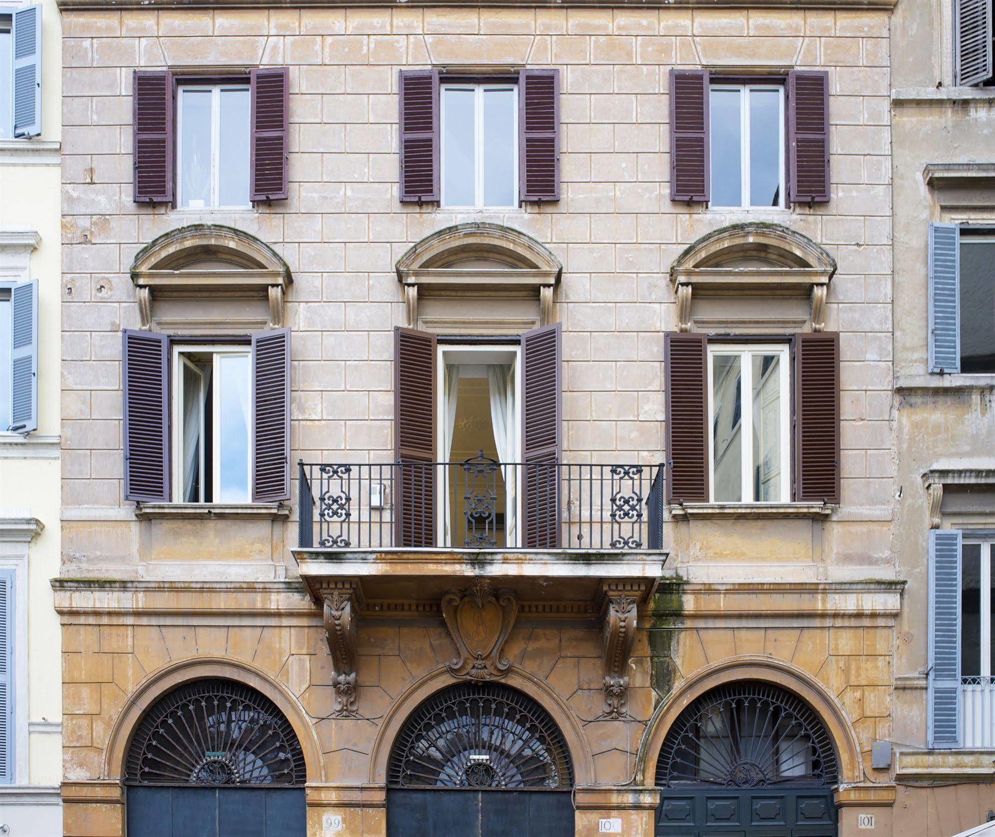 רומא Piazza Farnese Luxury Suites מראה חיצוני תמונה